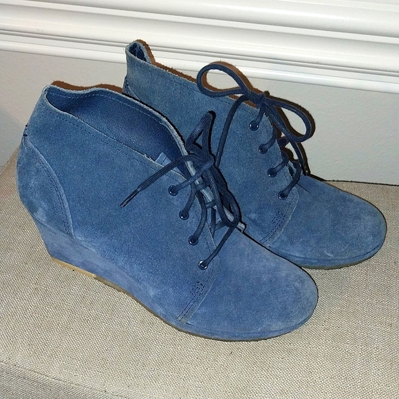 Blue Suede Clark's  size 8 - Picture 1 of 5